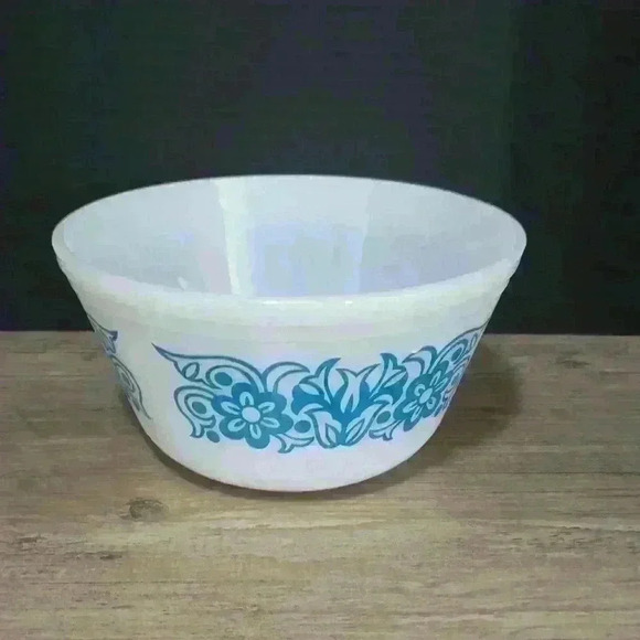 Vintage Federal Heat Proof milk glass bowl made in  USA - Picture 1 of 5